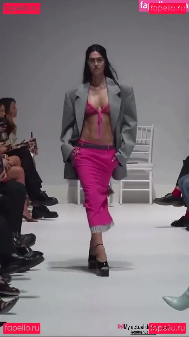 Amelia Gray Hamlin Onlyfans Photo Gallery 