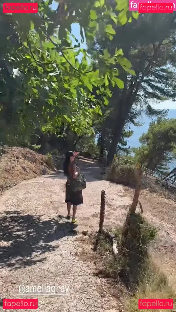 Amelia Gray Hamlin Onlyfans Photo Gallery 