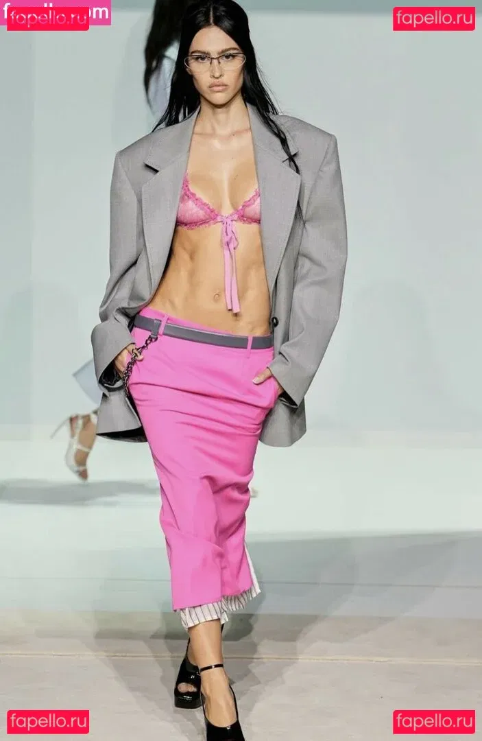 Amelia Gray Hamlin Onlyfans Photo Gallery 