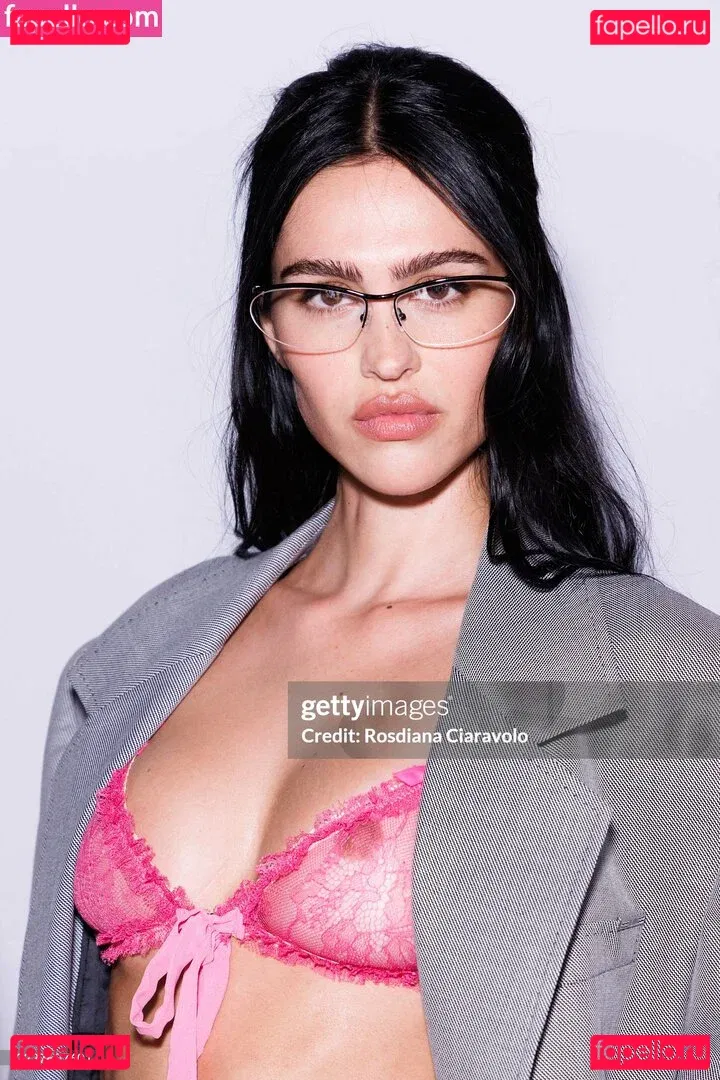 Amelia Gray Hamlin Onlyfans Photo Gallery 