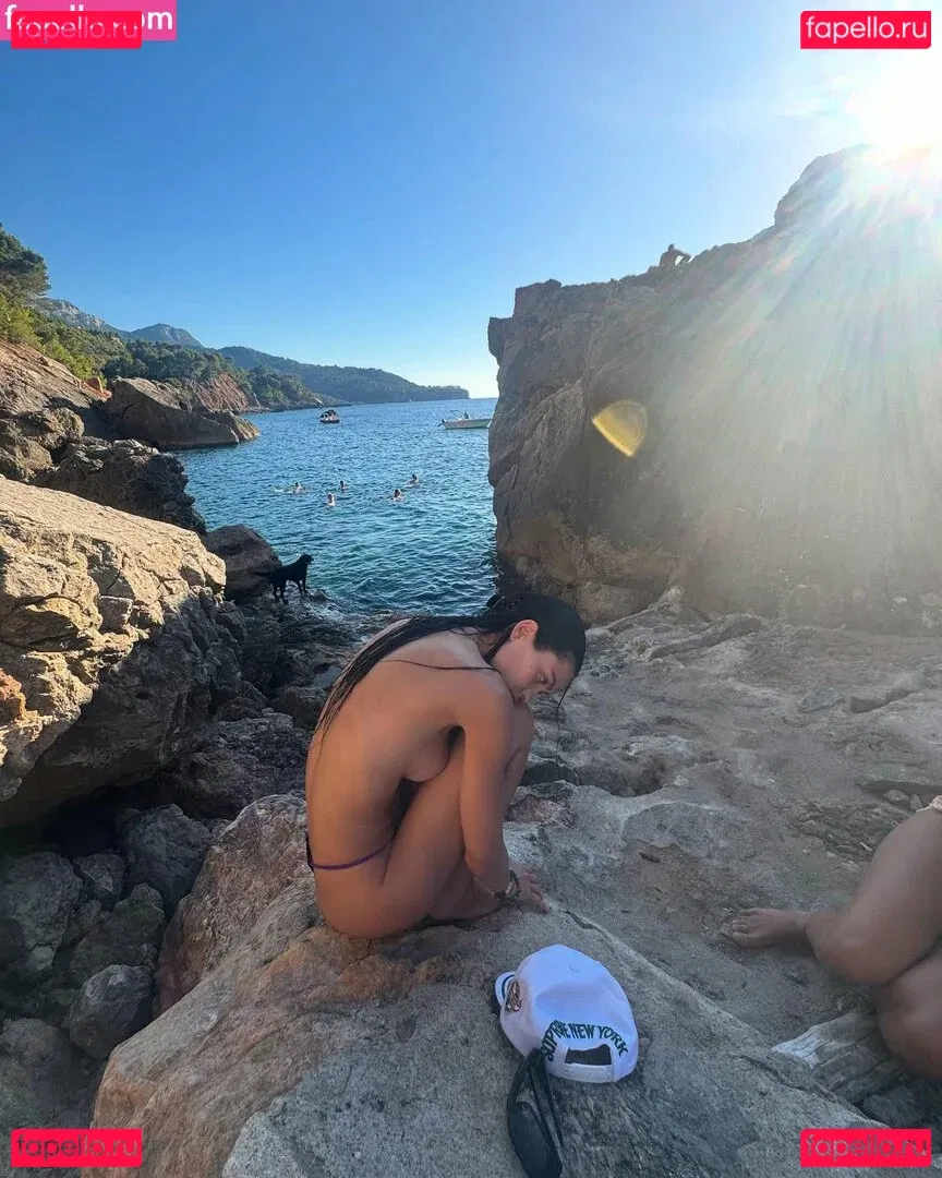 Amelia Gray Hamlin Onlyfans Photo Gallery 