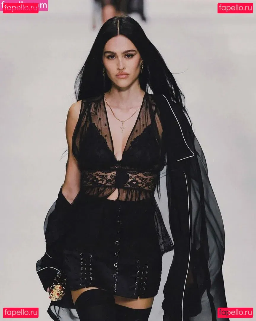 Amelia Gray Hamlin Onlyfans Photo Gallery 