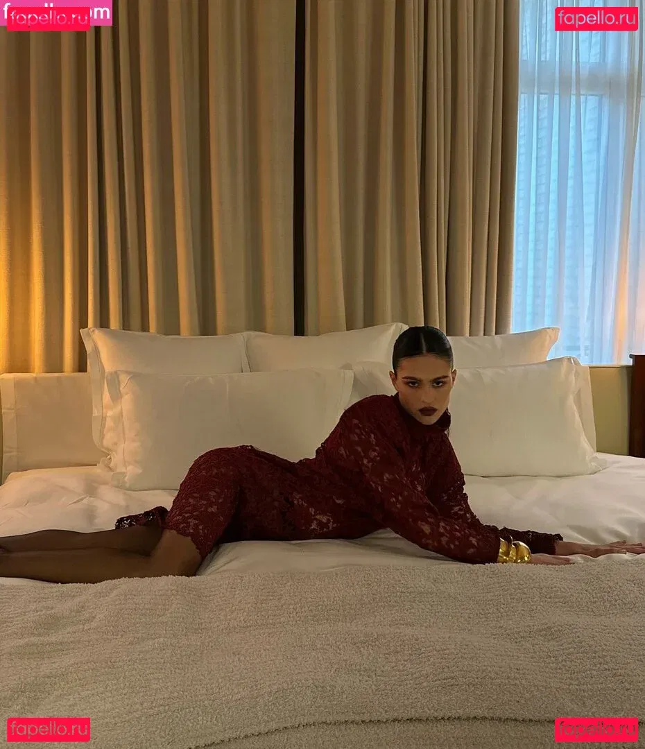 Amelia Gray Hamlin Onlyfans Photo Gallery 