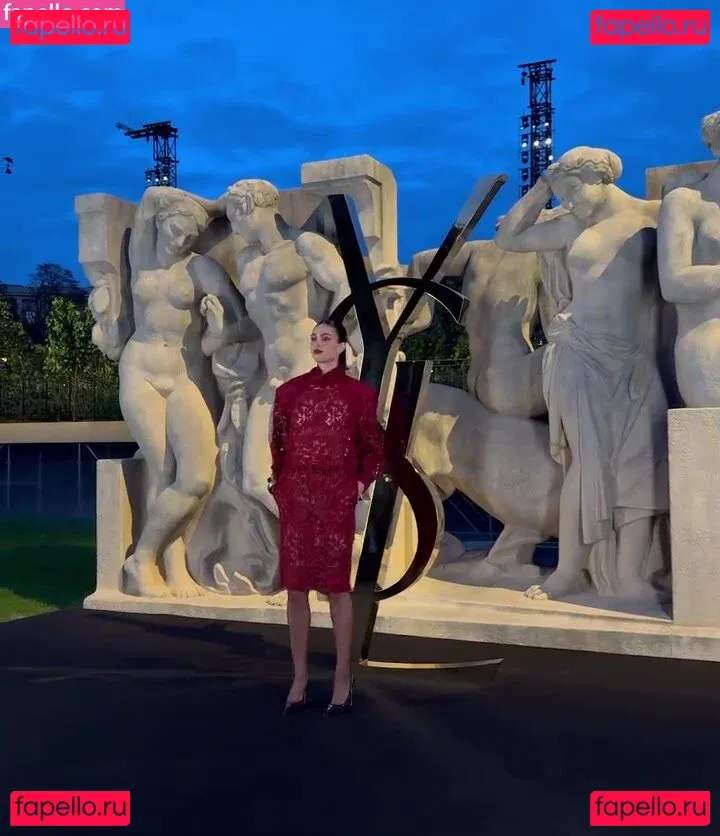 Amelia Gray Hamlin Onlyfans Photo Gallery 