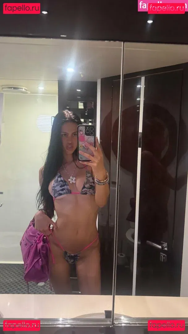 Amelia Gray Hamlin Onlyfans Photo Gallery 