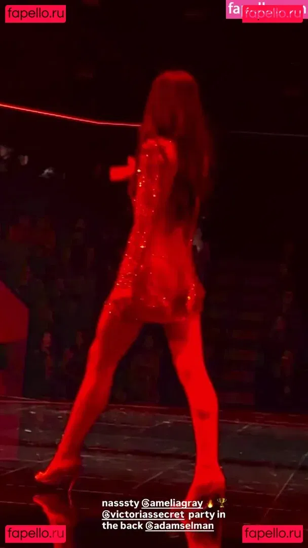 Amelia Gray Hamlin Onlyfans Photo Gallery 