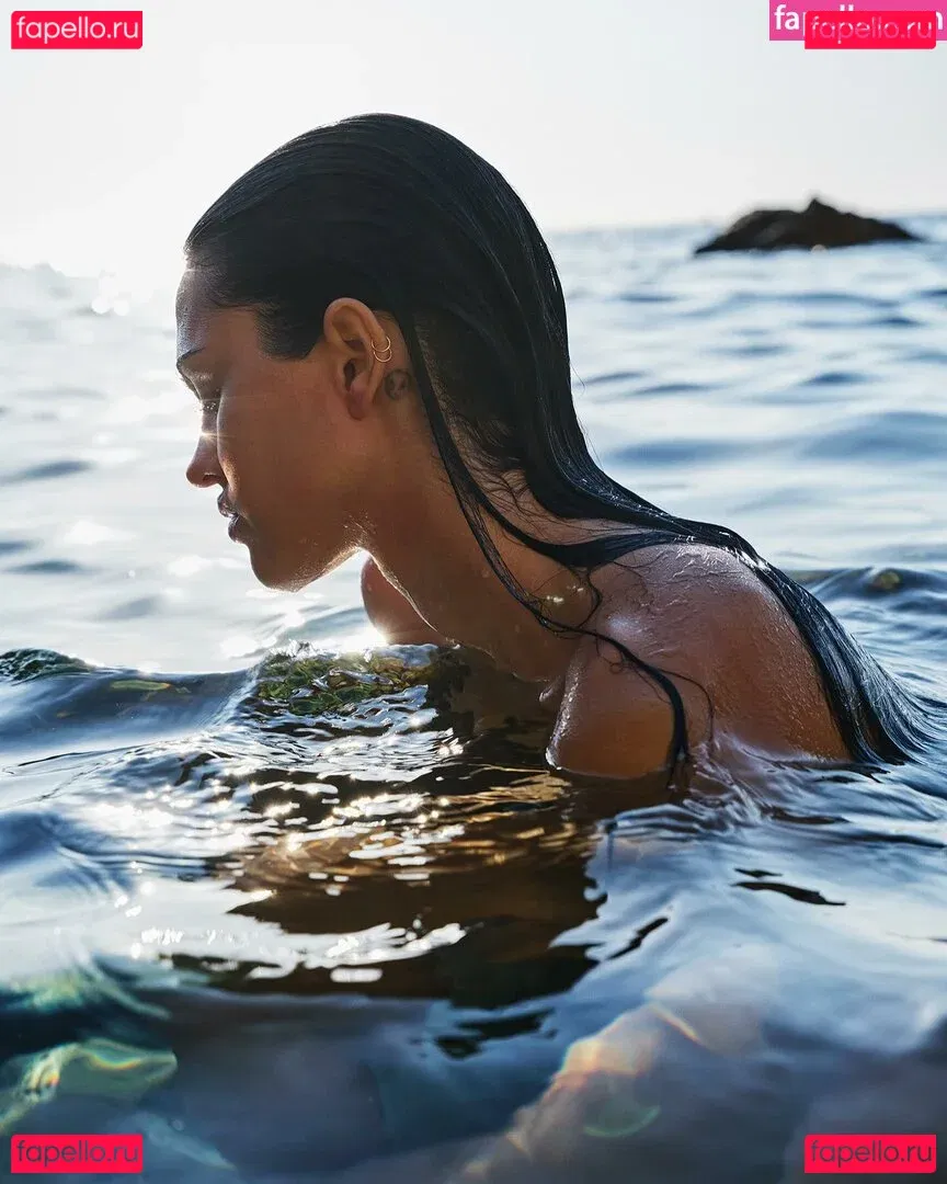 Amelia Gray Hamlin Onlyfans Photo Gallery 