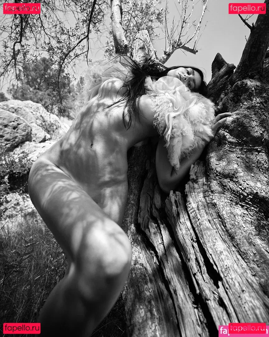 Amelia Gray Hamlin Onlyfans Photo Gallery 