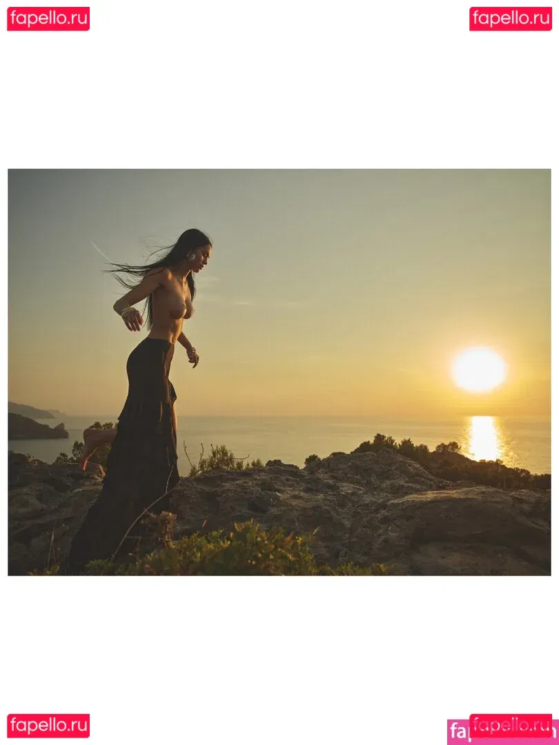 Amelia Gray Hamlin Onlyfans Photo Gallery 