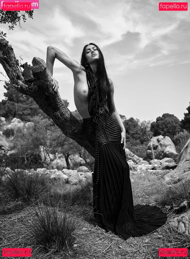 Amelia Gray Hamlin Onlyfans Photo Gallery 