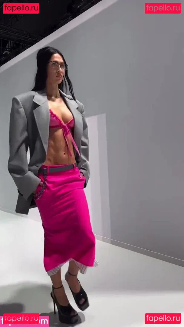 Amelia Gray Hamlin Onlyfans Photo Gallery 