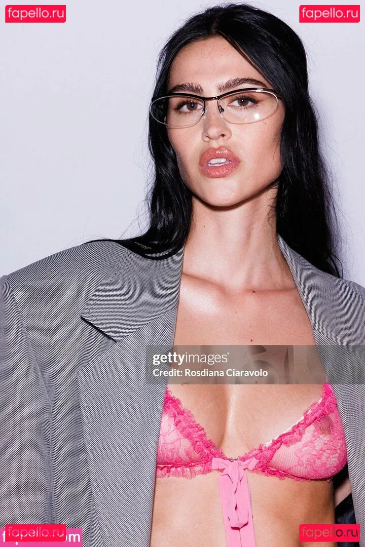 Amelia Gray Hamlin Onlyfans Photo Gallery 