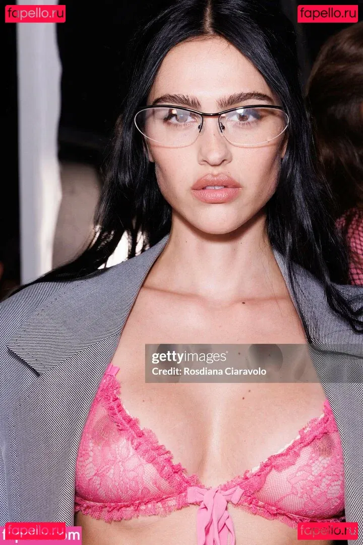 Amelia Gray Hamlin Onlyfans Photo Gallery 