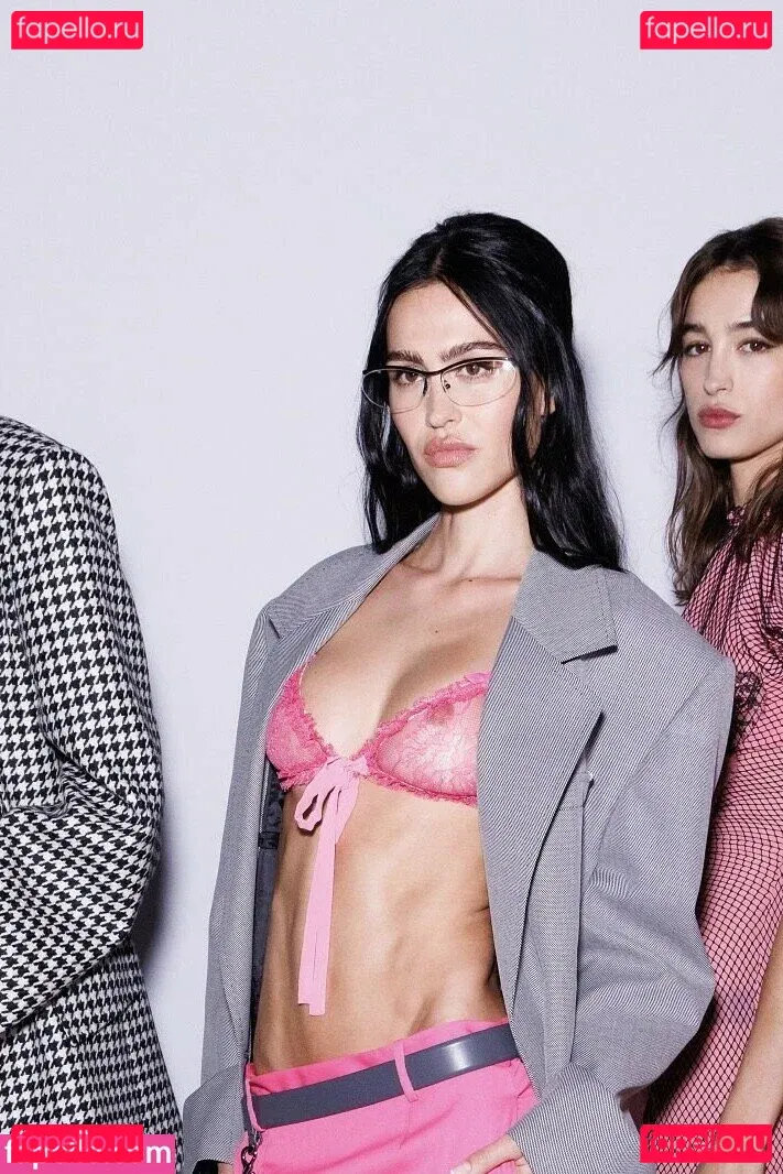 Amelia Gray Hamlin Onlyfans Photo Gallery 