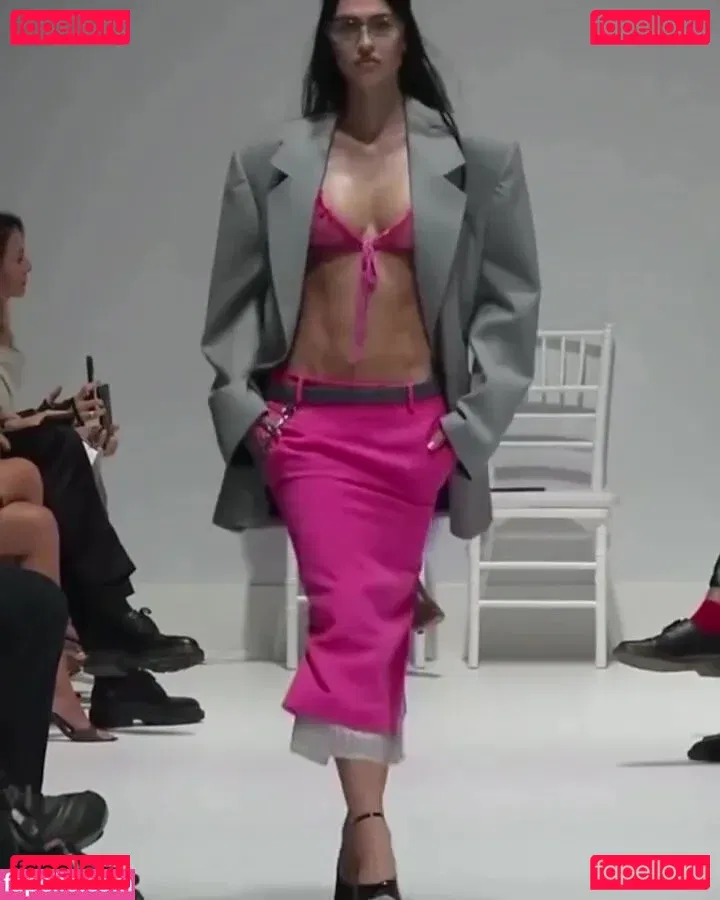 Amelia Gray Hamlin Onlyfans Photo Gallery 