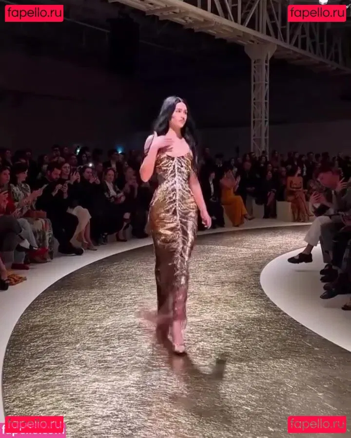 Amelia Gray Hamlin Onlyfans Photo Gallery 