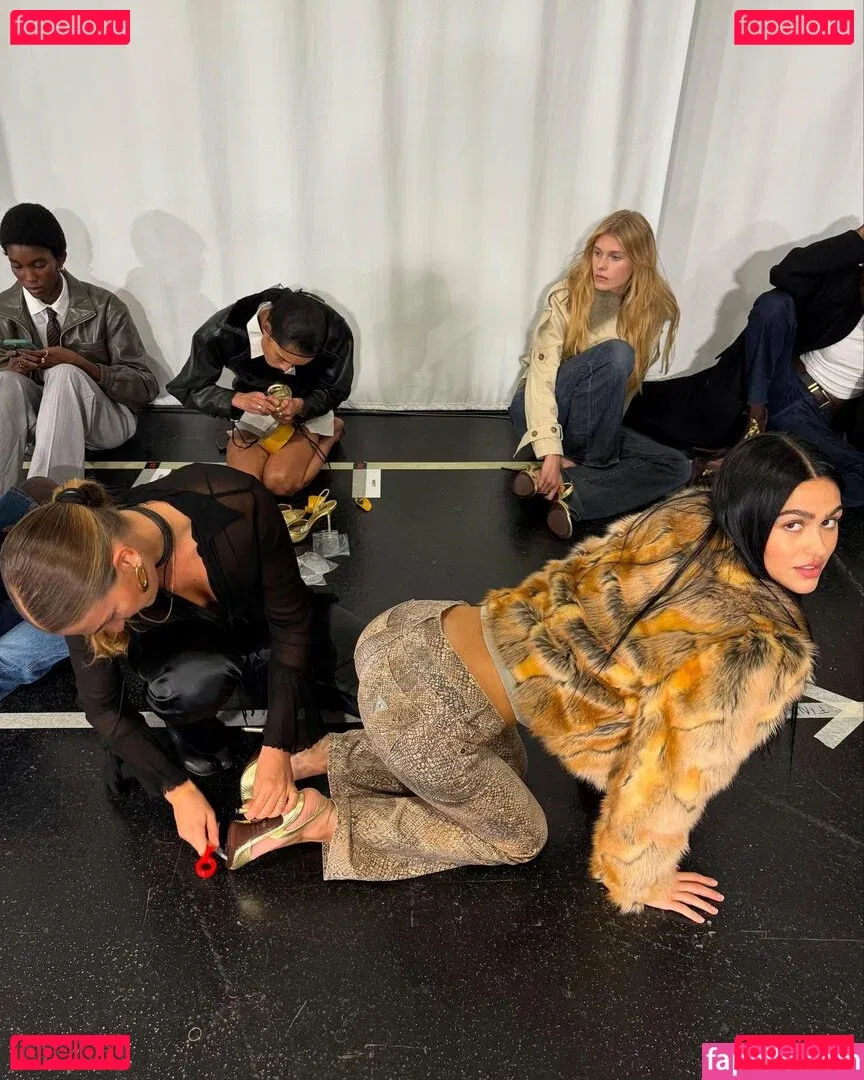 Amelia Gray Hamlin Onlyfans Photo Gallery 