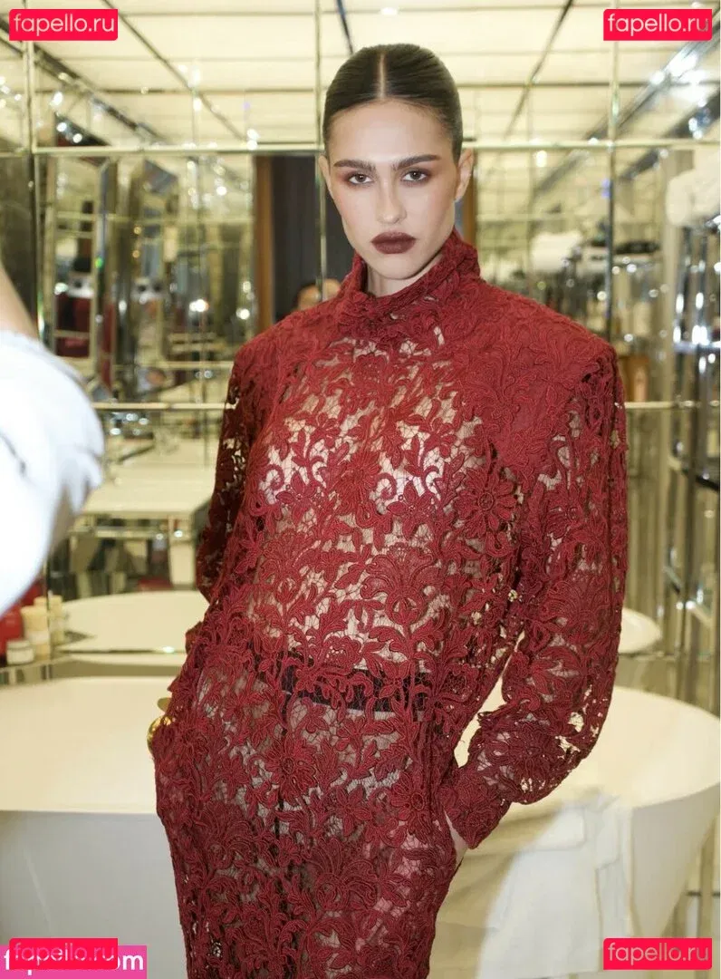 Amelia Gray Hamlin Onlyfans Photo Gallery 