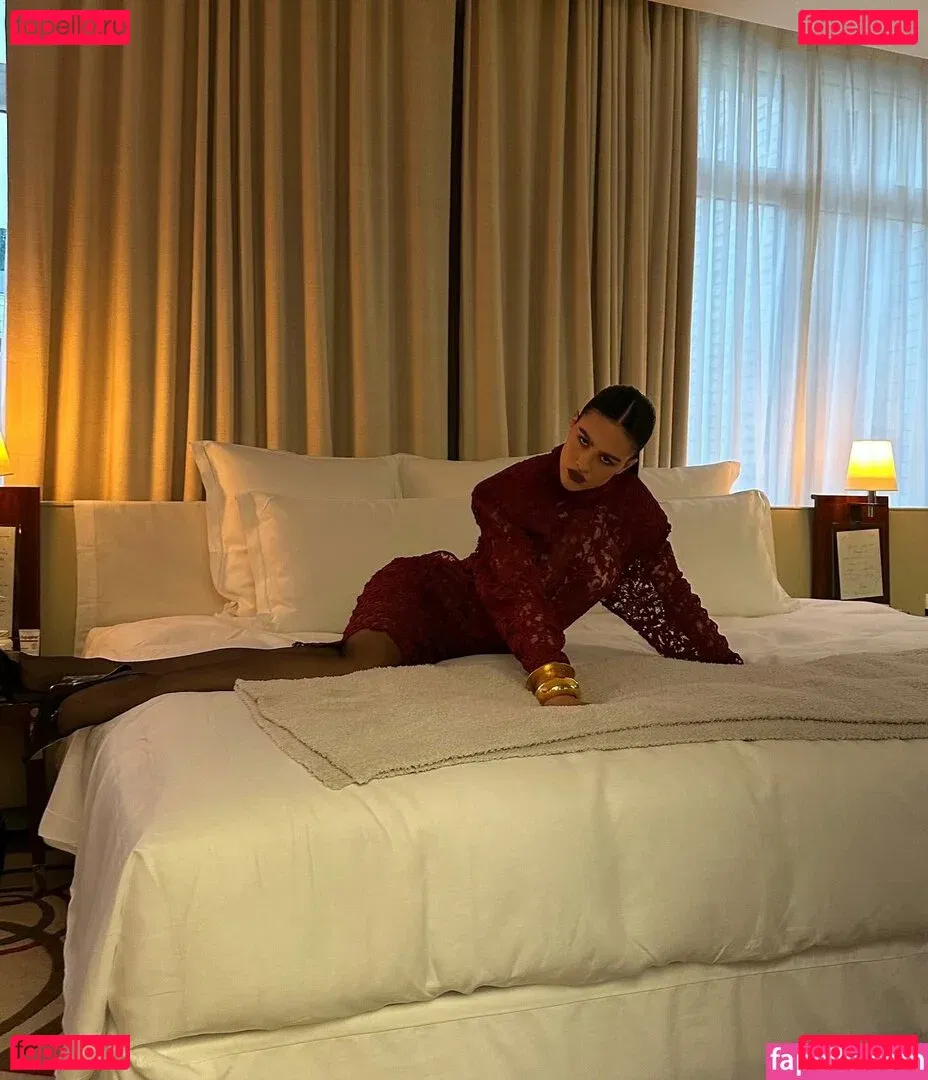 Amelia Gray Hamlin Onlyfans Photo Gallery 