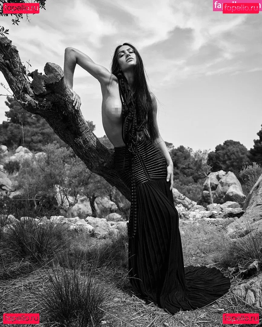 Amelia Gray Hamlin Onlyfans Photo Gallery 