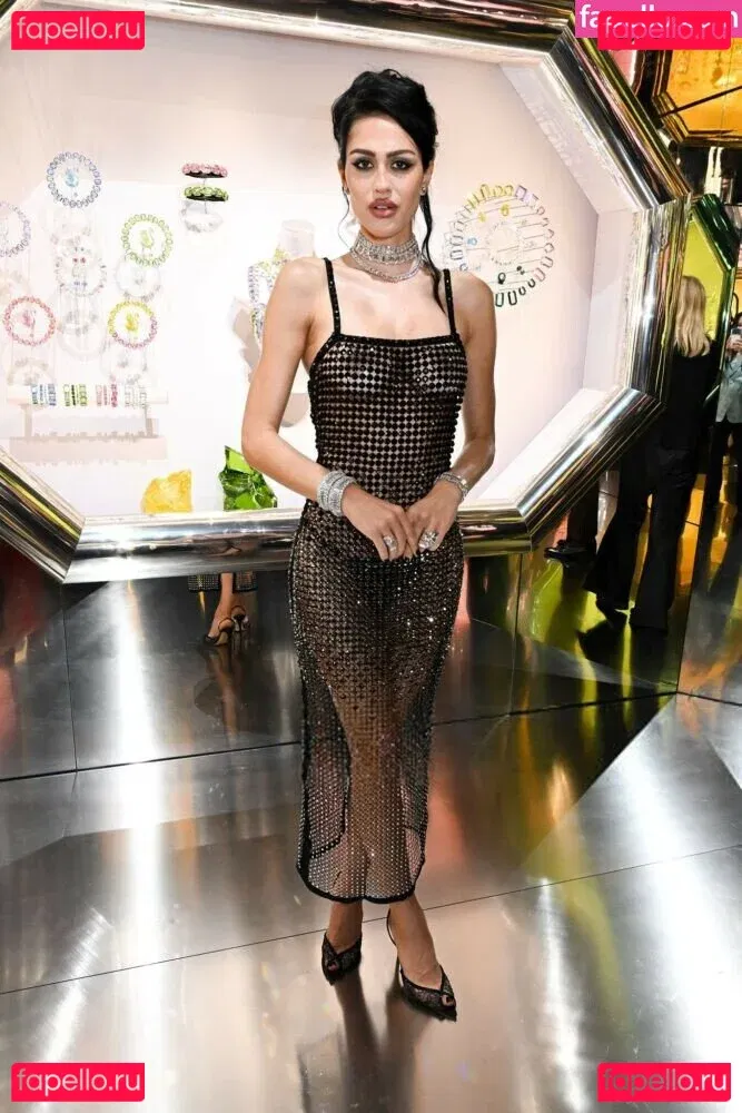 Amelia Gray Hamlin Onlyfans Photo Gallery 