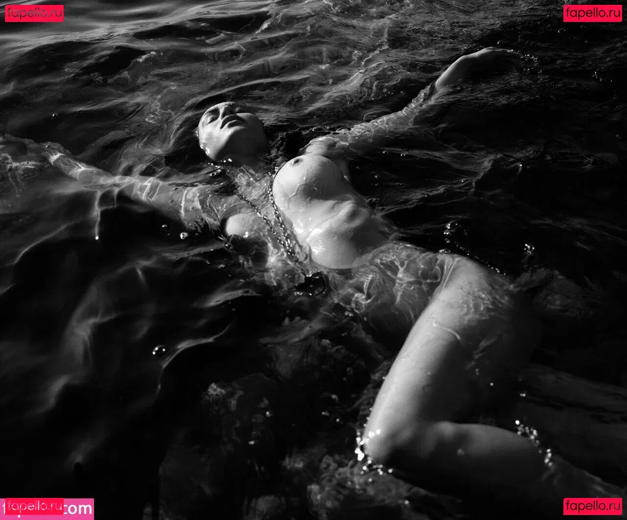 Amelia Gray Hamlin Onlyfans Photo Gallery 