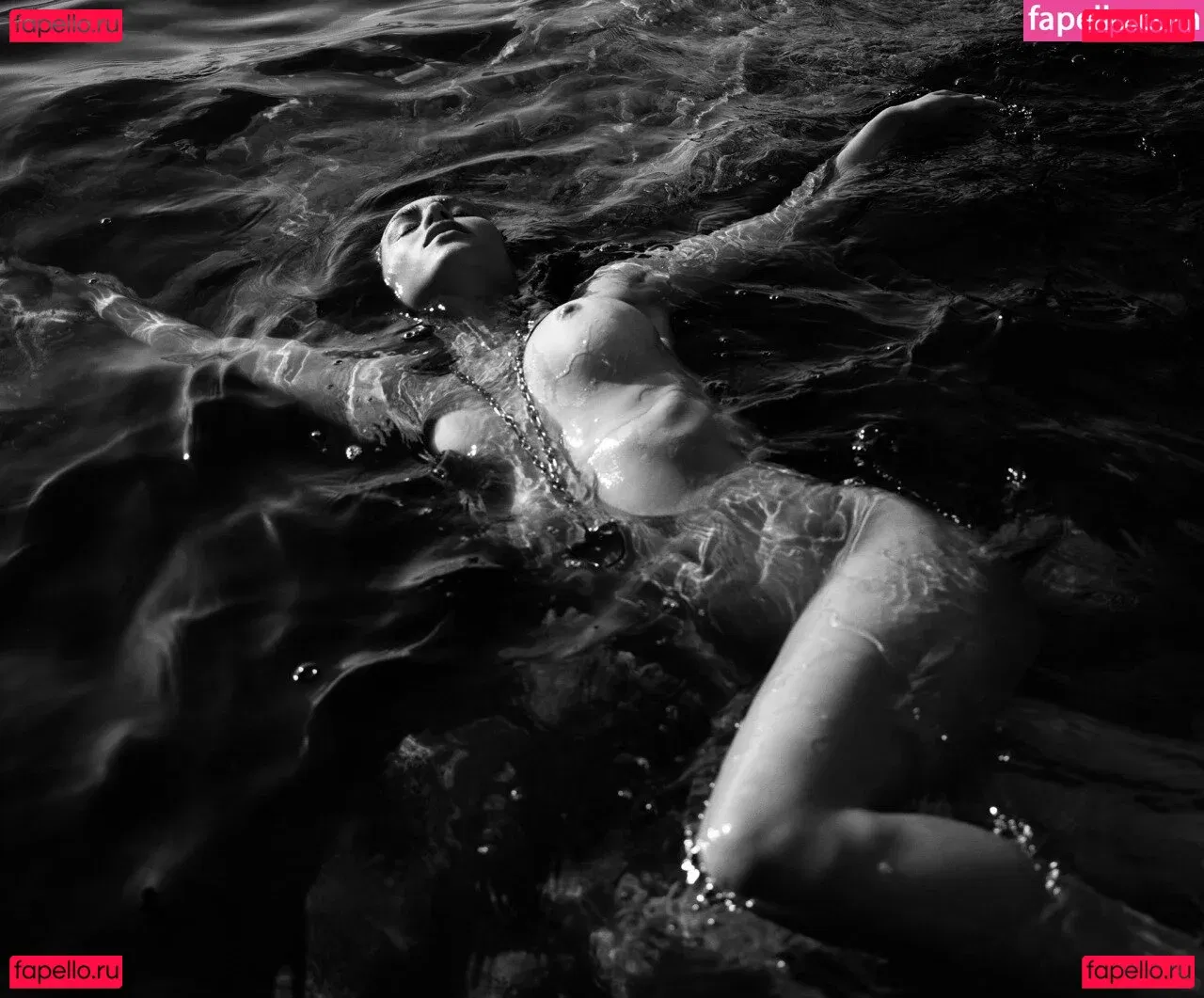 Amelia Gray Hamlin Onlyfans Photo Gallery 