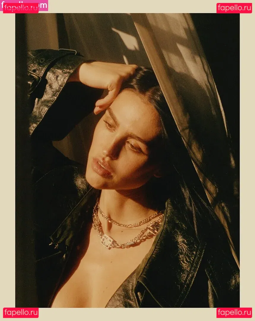 Amelia Gray Hamlin Onlyfans Photo Gallery 