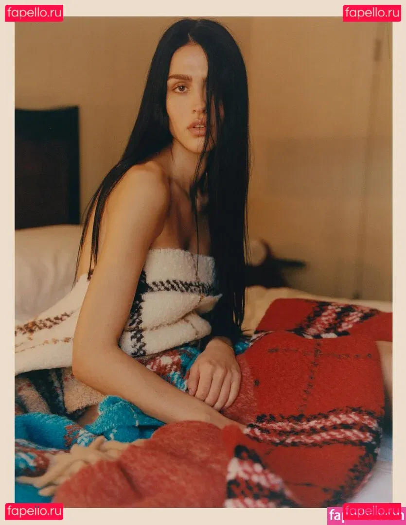 Amelia Gray Hamlin Onlyfans Photo Gallery 