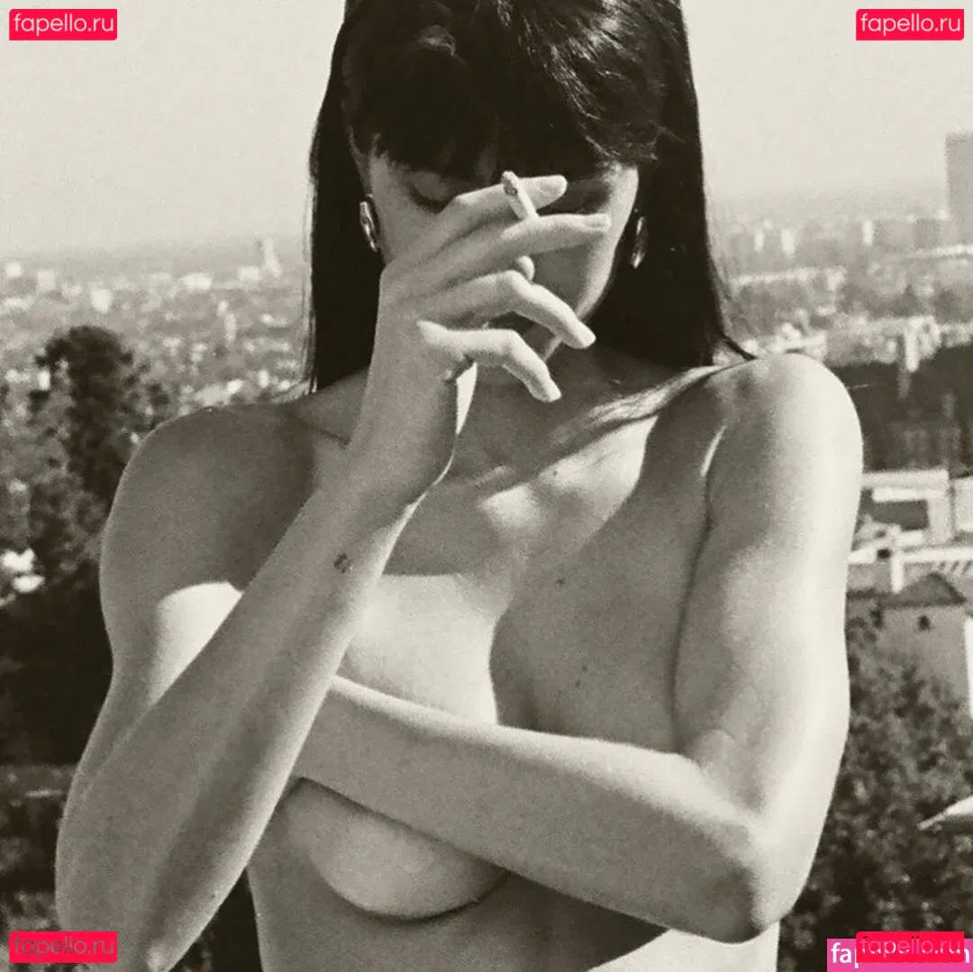 Amelia Gray Hamlin Onlyfans Photo Gallery 