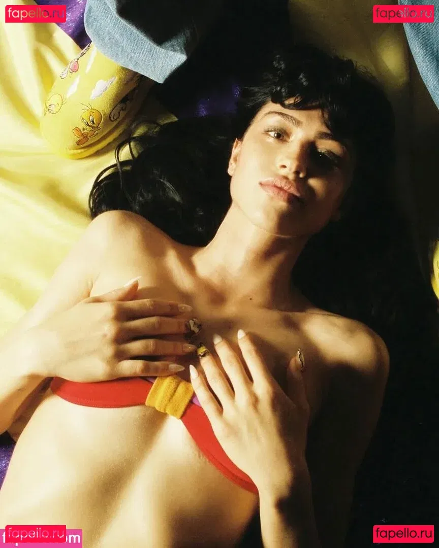 Amelia Gray Hamlin Onlyfans Photo Gallery 