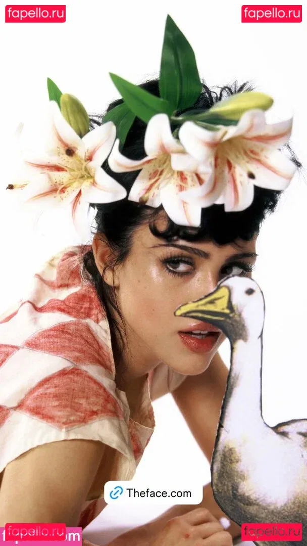 Amelia Gray Hamlin Onlyfans Photo Gallery 