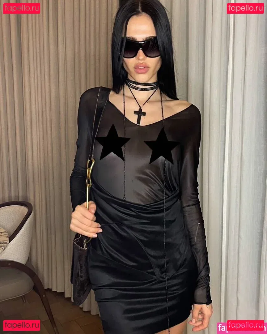 Amelia Gray Hamlin Onlyfans Photo Gallery 