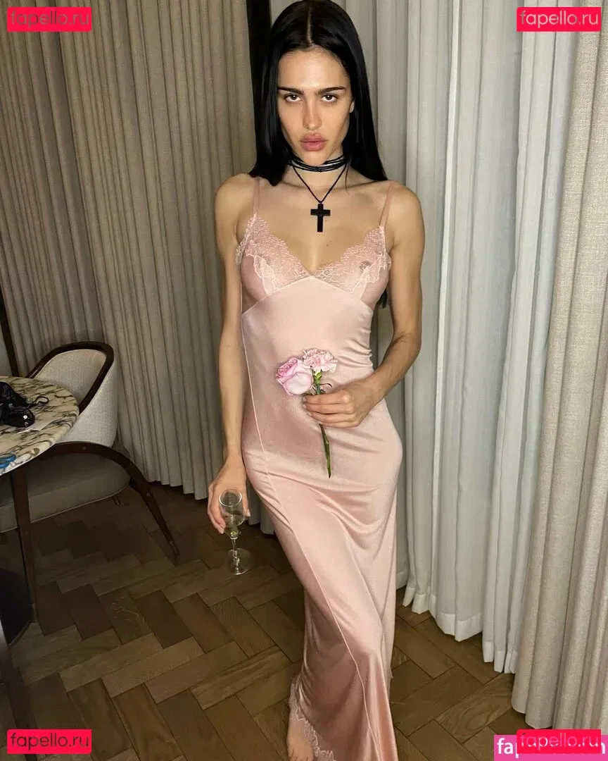 Amelia Gray Hamlin Onlyfans Photo Gallery 