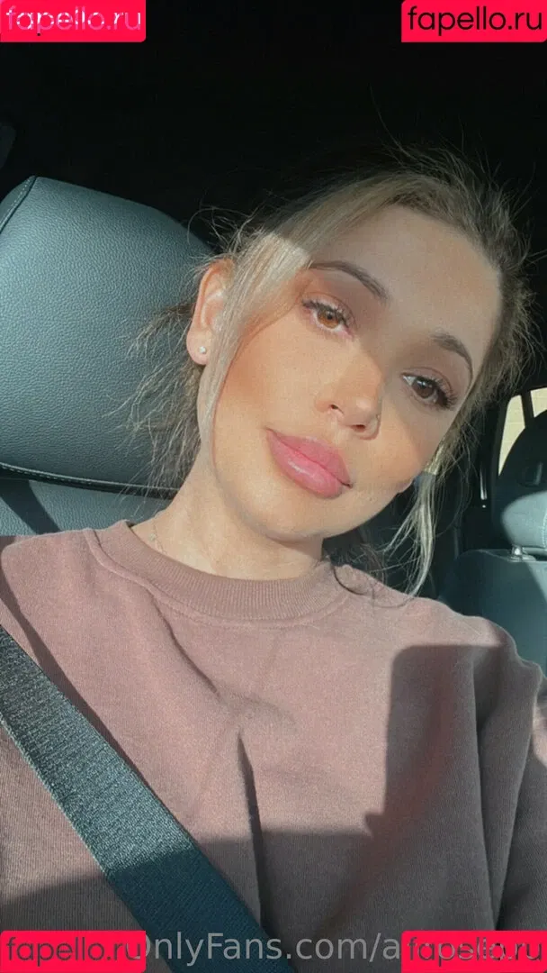 AliRosePB Onlyfans Photo Gallery 