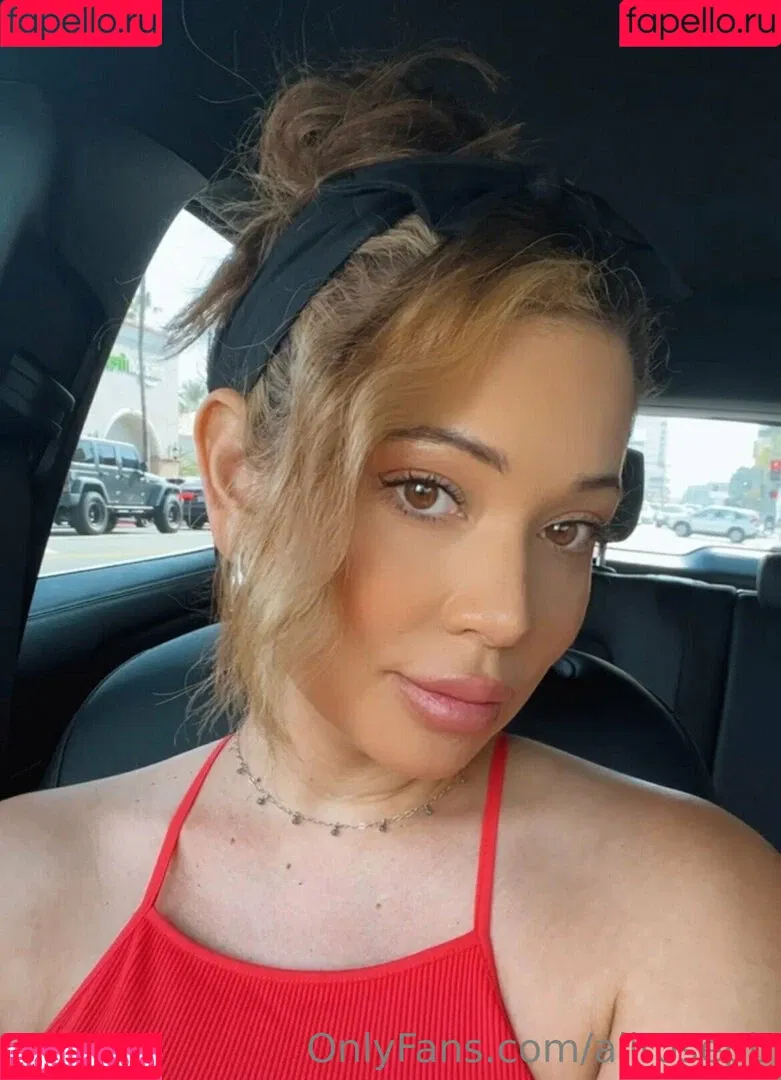 AliRosePB Onlyfans Photo Gallery 