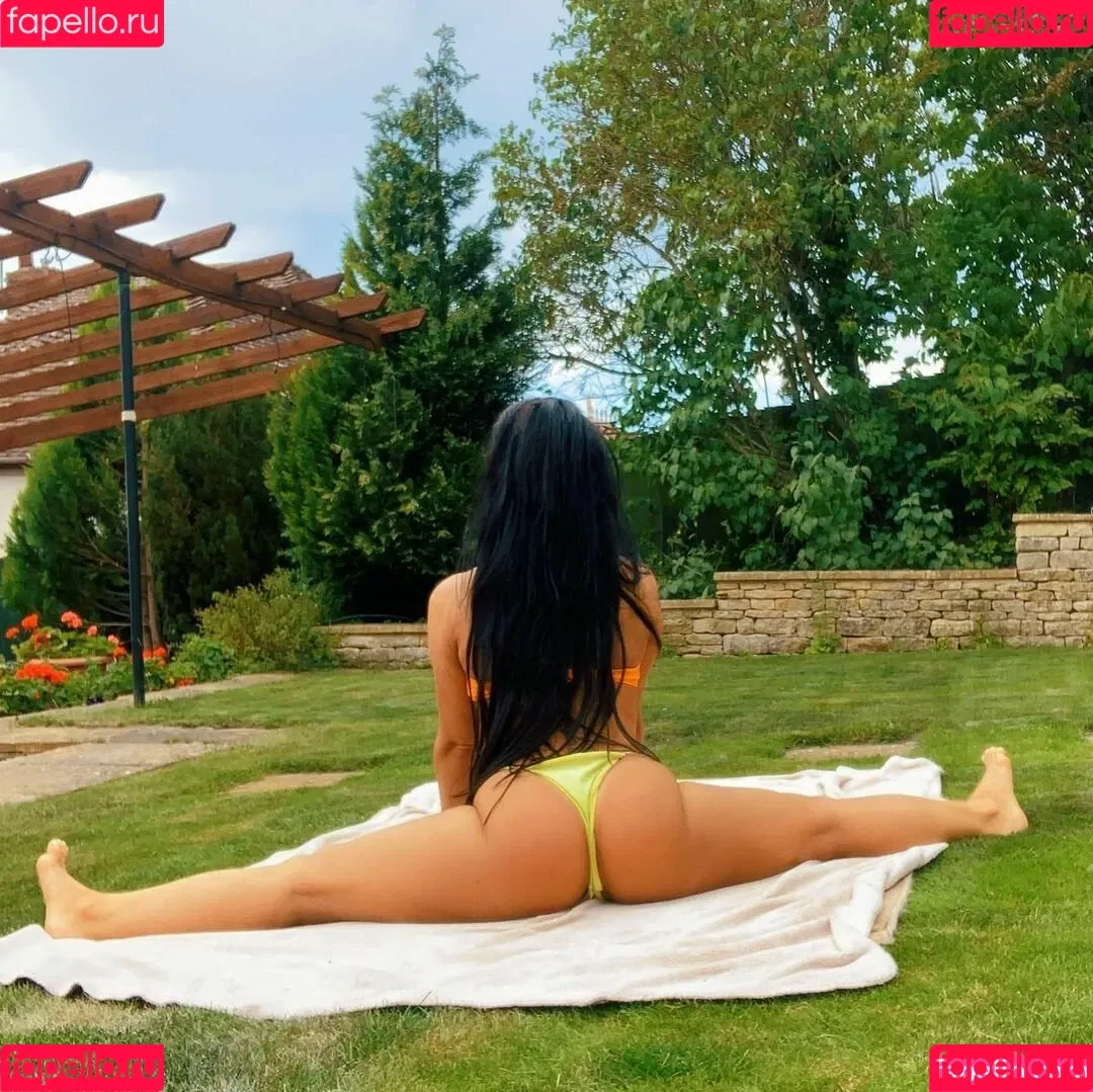 Suzy Hanah Onlyfans Photo Gallery 