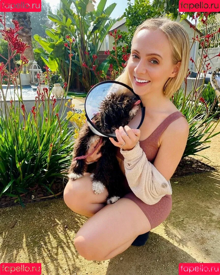 Madilyn Bailey Onlyfans Photo Gallery 