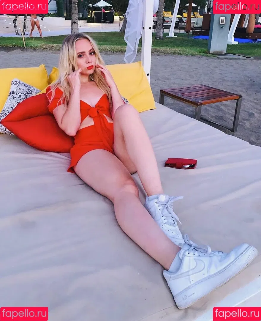 Madilyn Bailey Onlyfans Photo Gallery 