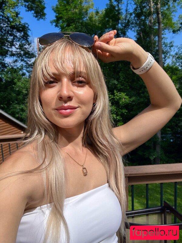 Madilyn Bailey Nude Onlyfans Photo 7