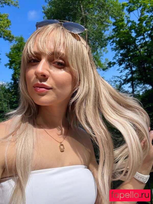 Madilyn Bailey Nude Onlyfans Photo 4