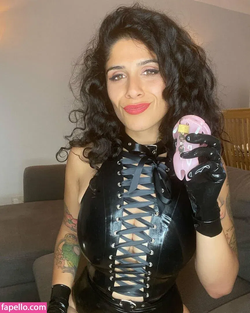 SophGara Onlyfans Photo Gallery 