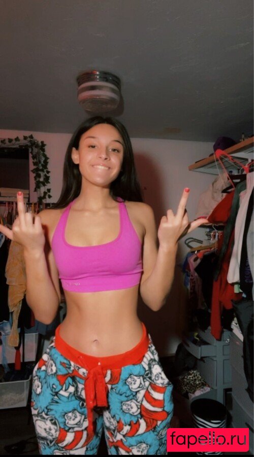 SophGara Onlyfans Photo Gallery 