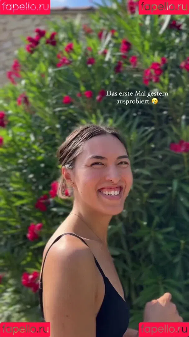 Shanti Tan Onlyfans Photo Gallery 