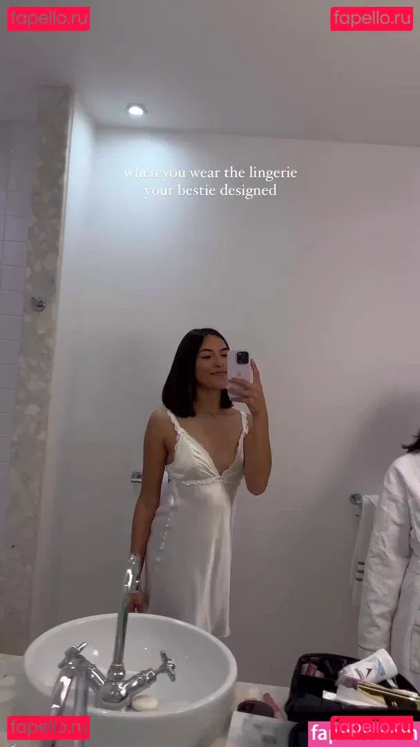 Shanti Tan Onlyfans Photo Gallery 