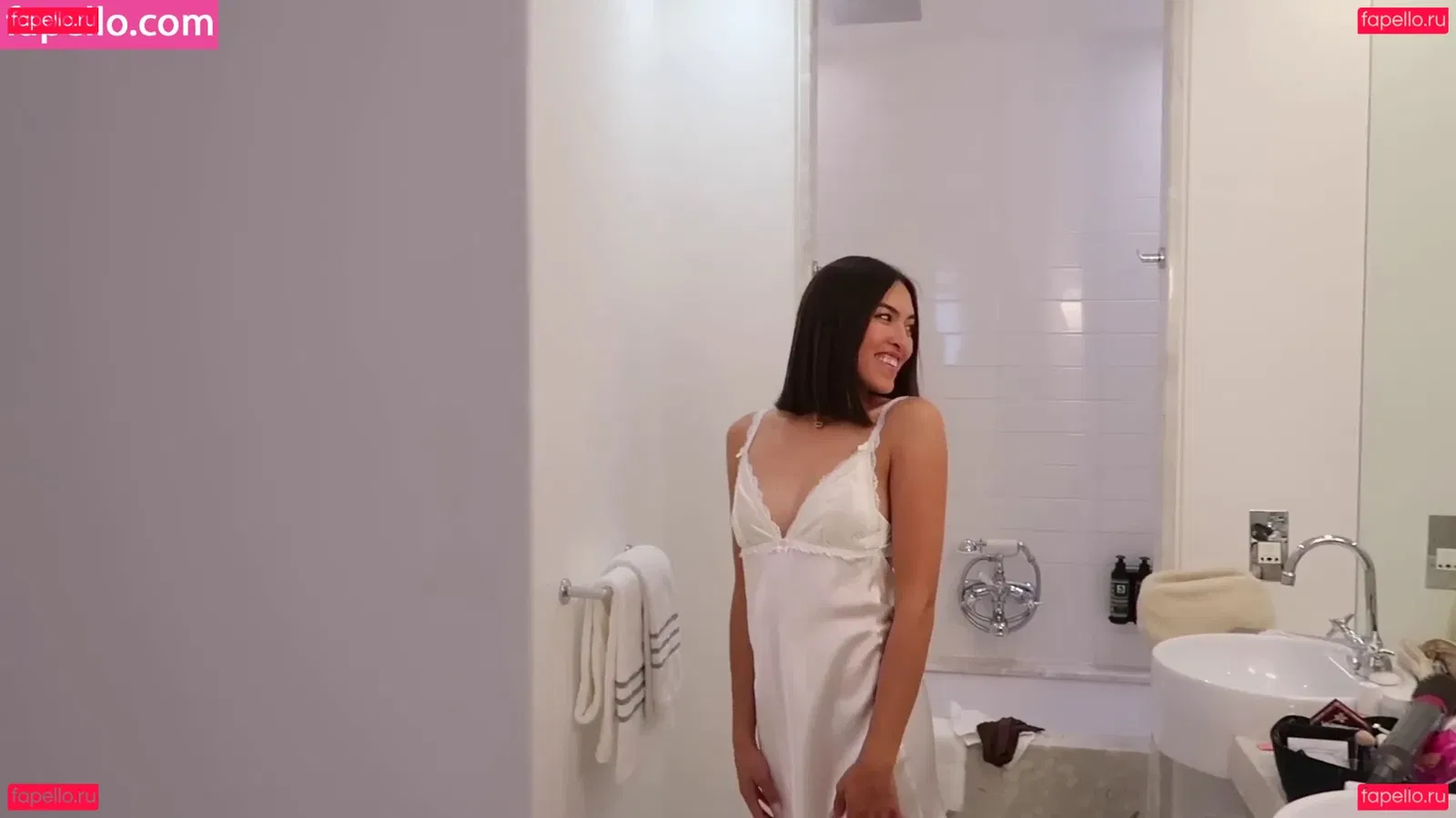 Shanti Tan Onlyfans Photo Gallery 