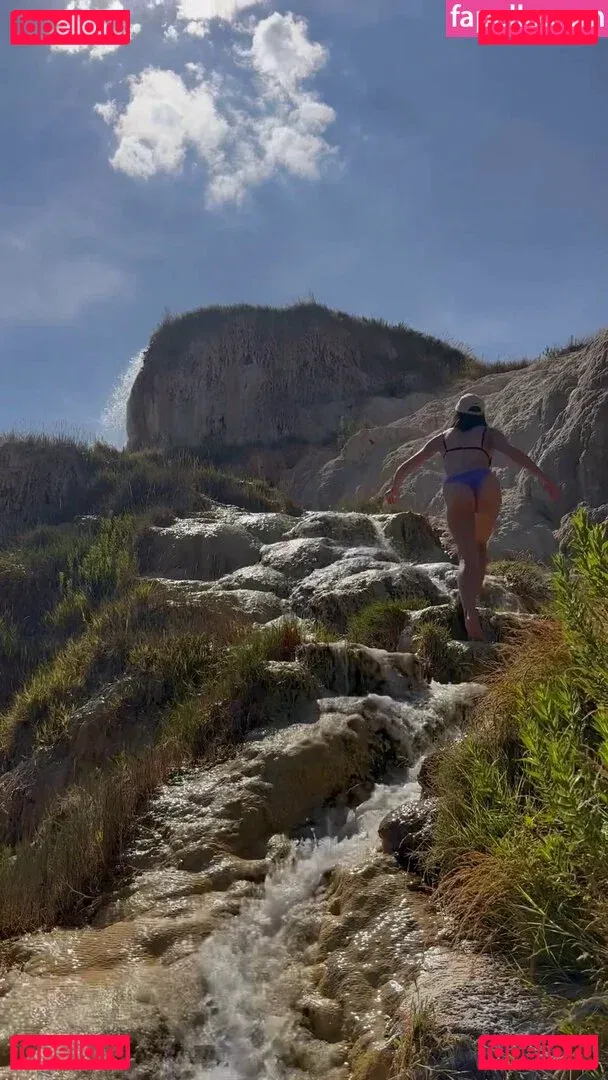 Shanti Tan Onlyfans Photo Gallery 