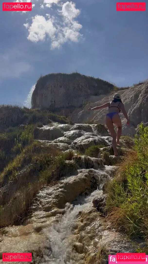 Shanti Tan Onlyfans Photo Gallery 