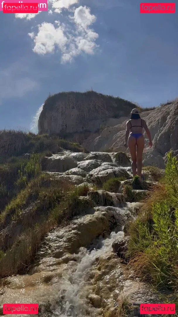 Shanti Tan Onlyfans Photo Gallery 