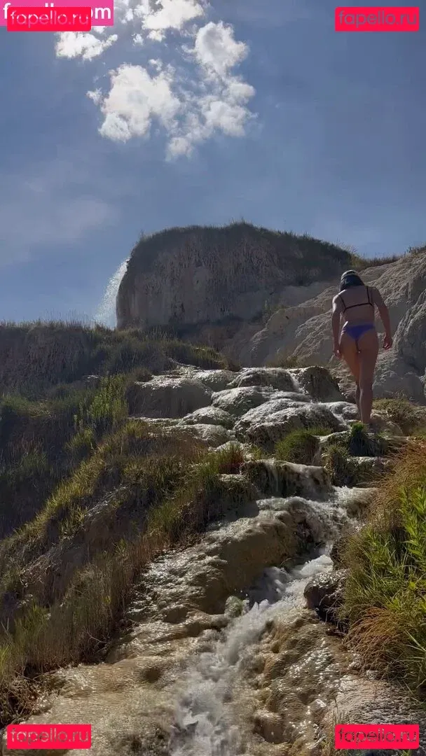 Shanti Tan Onlyfans Photo Gallery 